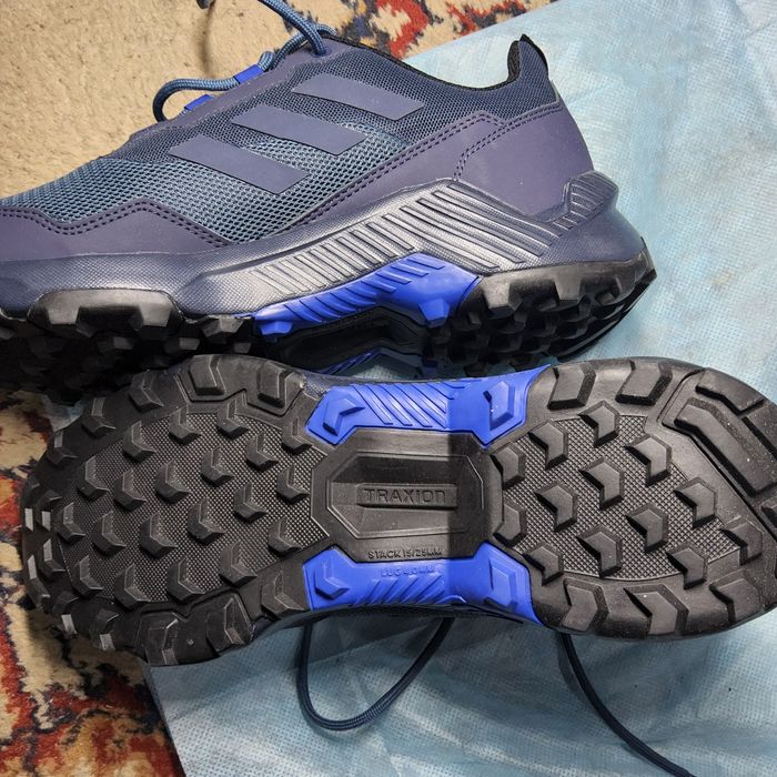 Кроссовки         .