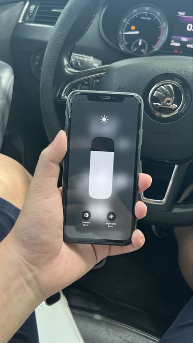 Продам Iphone 11