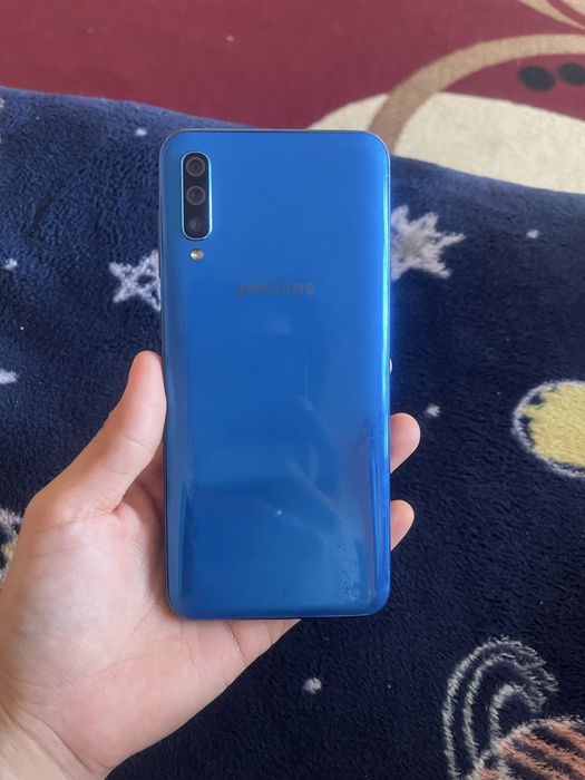 Продам телефон А50