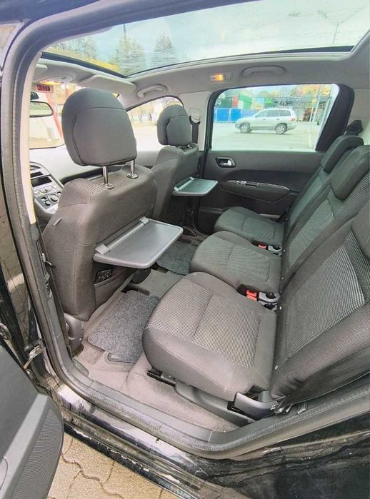 Peugeot 5008 от Нидерландия, панорамно стъкло на покрива за смяна