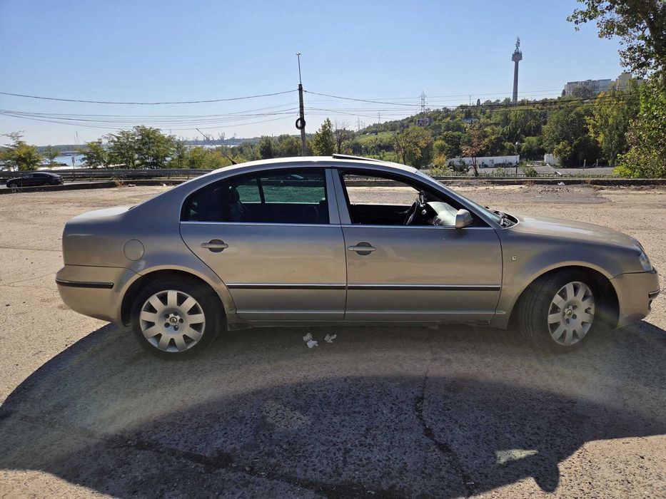 SKODA Superb 2004 — imagine 2