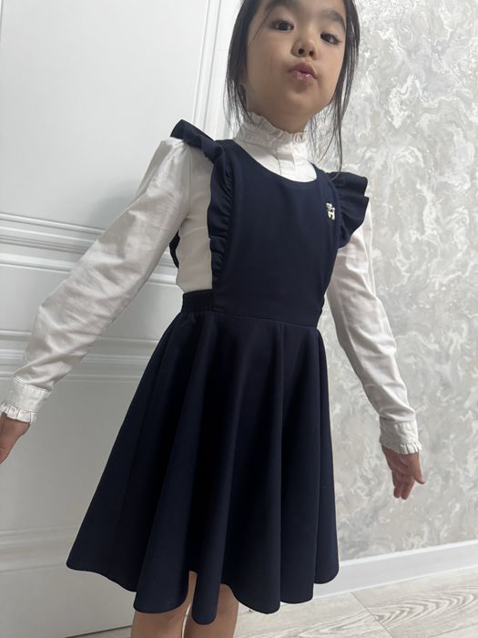 Продам школьную форму на девочку 5-7 лет