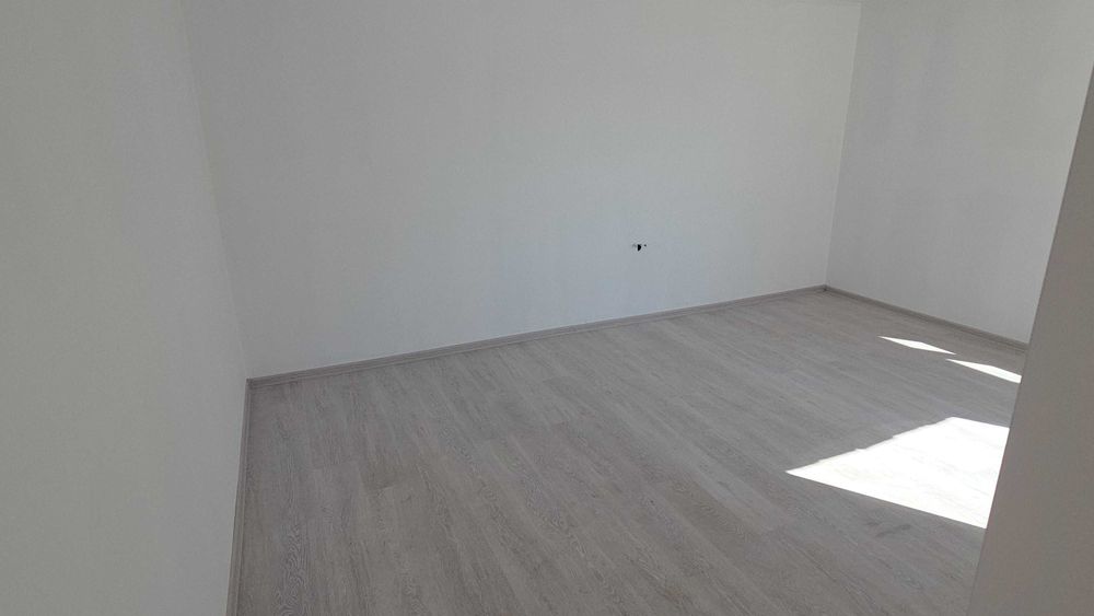 СОБСТВЕНИК продава реновирана къща на 60 км от Варна в село Червенци