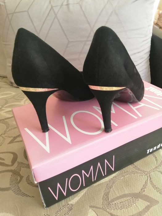 Елегантни дамски обувки