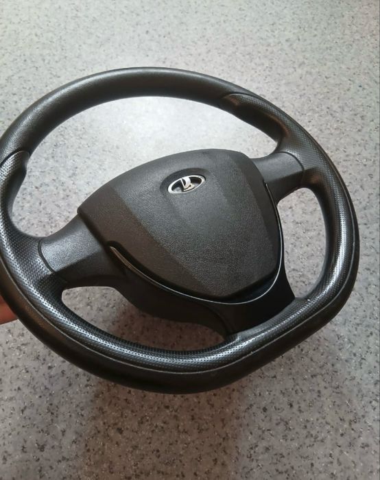 Продам руль 2114 новый.