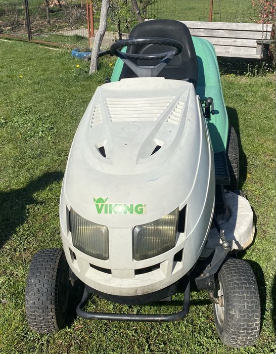 Vand tractor de gazon
