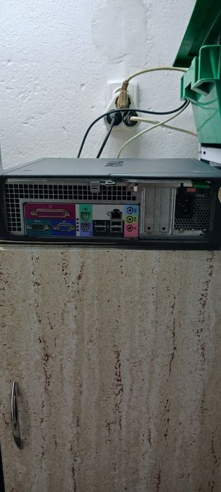 Продавам компютър