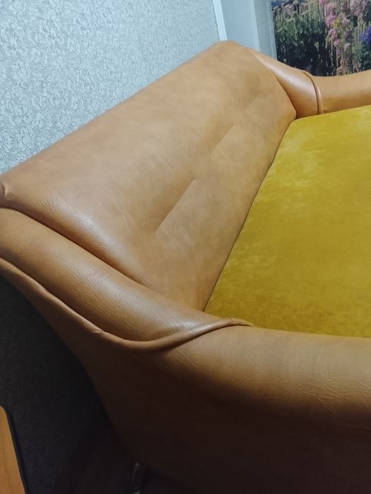 Продам диван и кресла