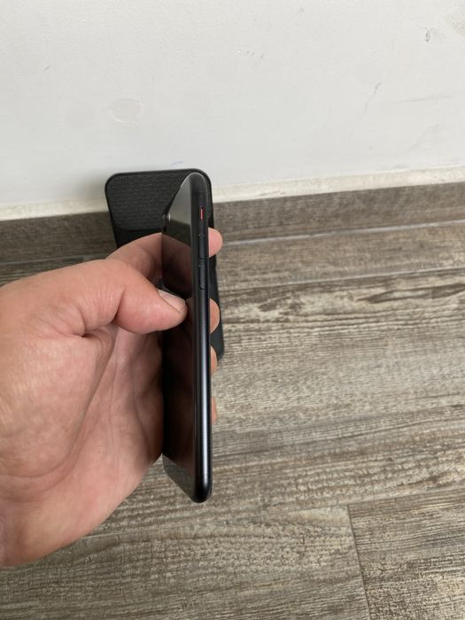 iPhone SE 2020 128GB/100% батерия