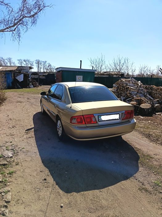 Продам машину KIA OPTIMA 2004 года.