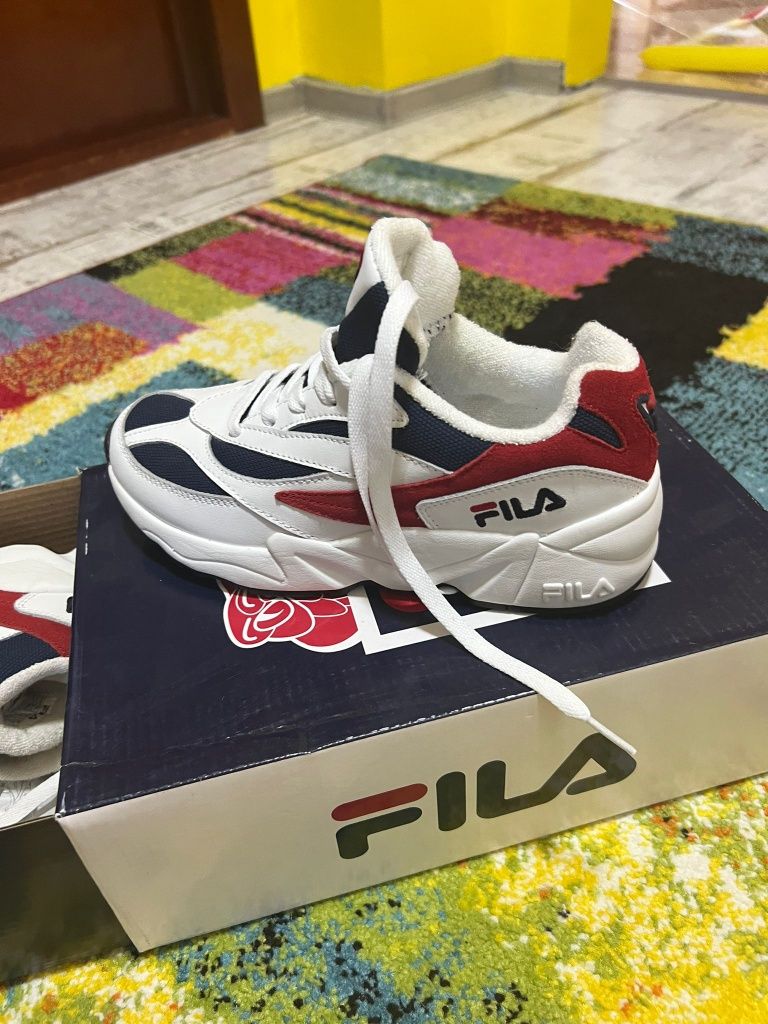 Fila best sale venom low