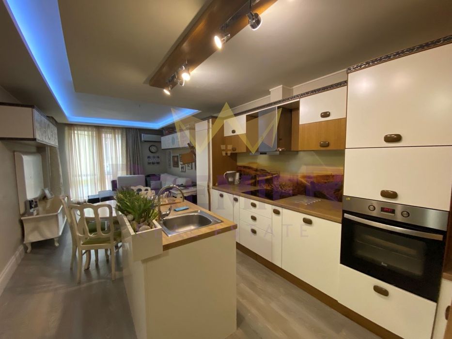 Дава се под наем Двустаен апартамент в Варна, Лятно кино Тракия - 60 кв.м за 663 € - Снимка #2