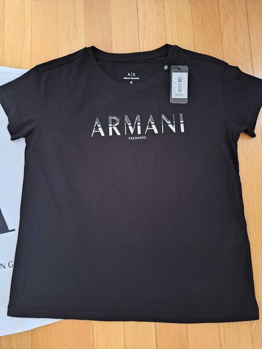 Дамски дънки,размер 28 и тениски Armani,размер М. НОВИ. С етикети! Оригинални!