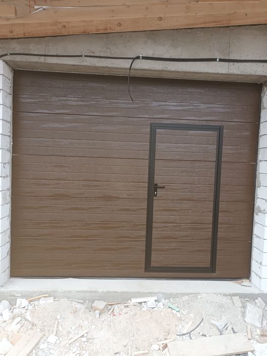 Ușa garaj sectionala