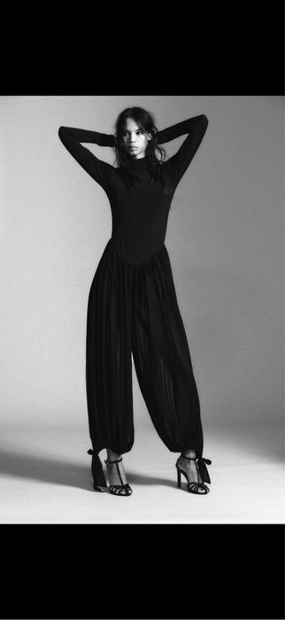 Черный комбинезон Zara, размер М