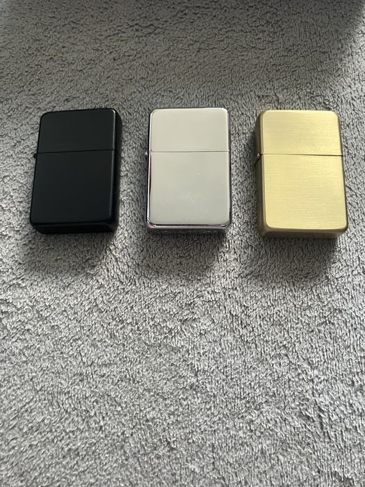 Vand 3 brichete tip zippo