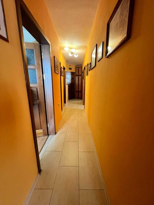 Продава се Тристаен апартамент в Търговище, Център - 92 кв.м за 2 €/кв.м - Снимка #4