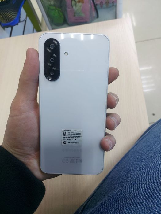 Продам либо обмен 2 тел iPhone 13+Samsung A26