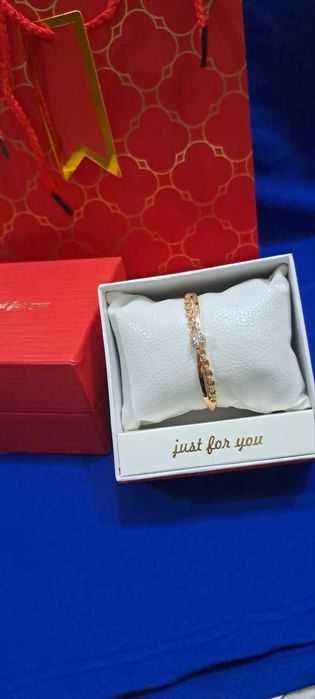 Ayollarga Brasletlar