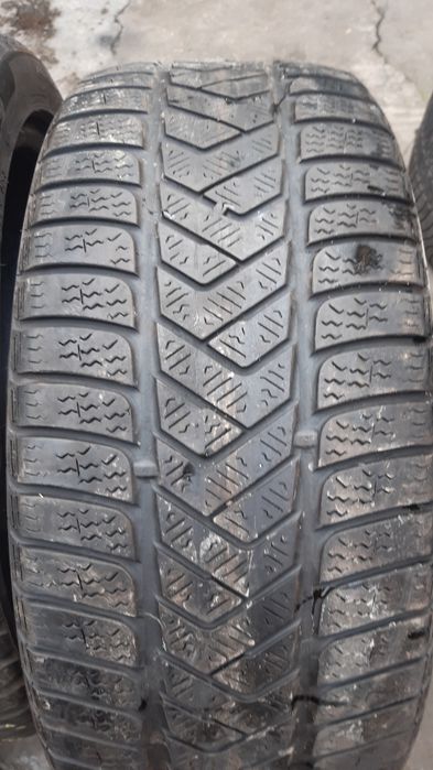 2 anvelope 245/45r19 iarnă marca Pirelli preț fix 230 lei bucata