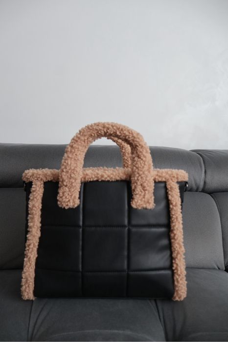 Дамска чанта, чисто нова