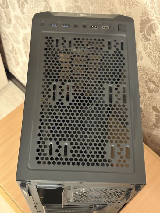 Корпус Cougar в хорошем состояние