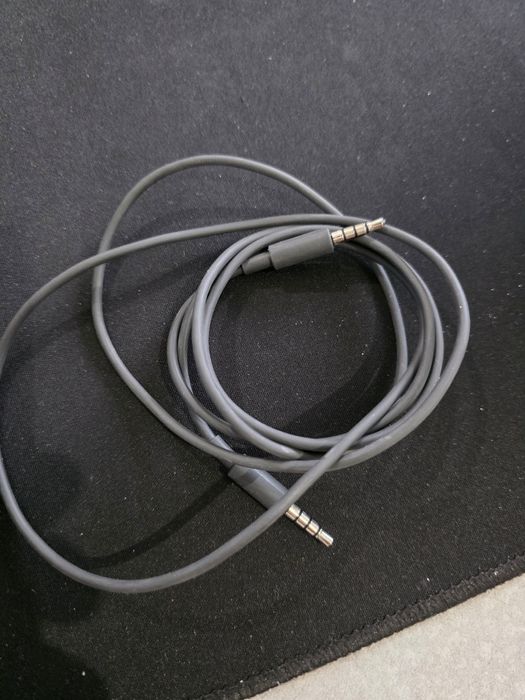 Casti Bang & Olufsen Beoplay Portal