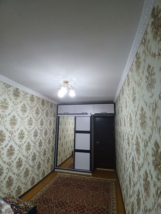 7 mkr 2-xona 1-etaj kvartira sotiladi