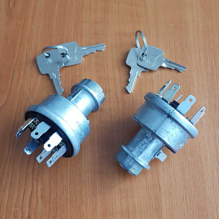 Contact cu 2 chei pentru tractoare John Deere seria 5000