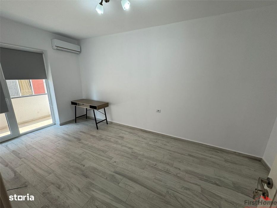 Garsoniera nemobilata - birou, etaj 2, parcare, bloc nou, Liceul Unire