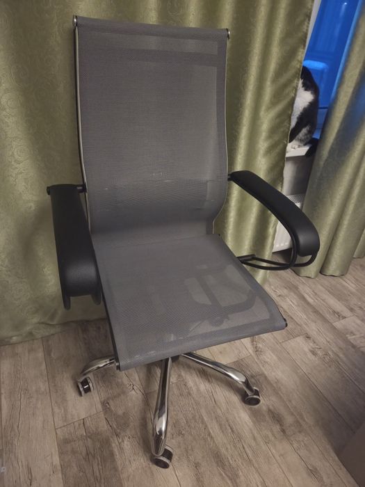 Офисное кресло Метта