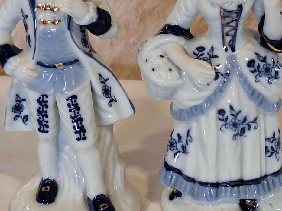 Порцеланови фигурки маркирани