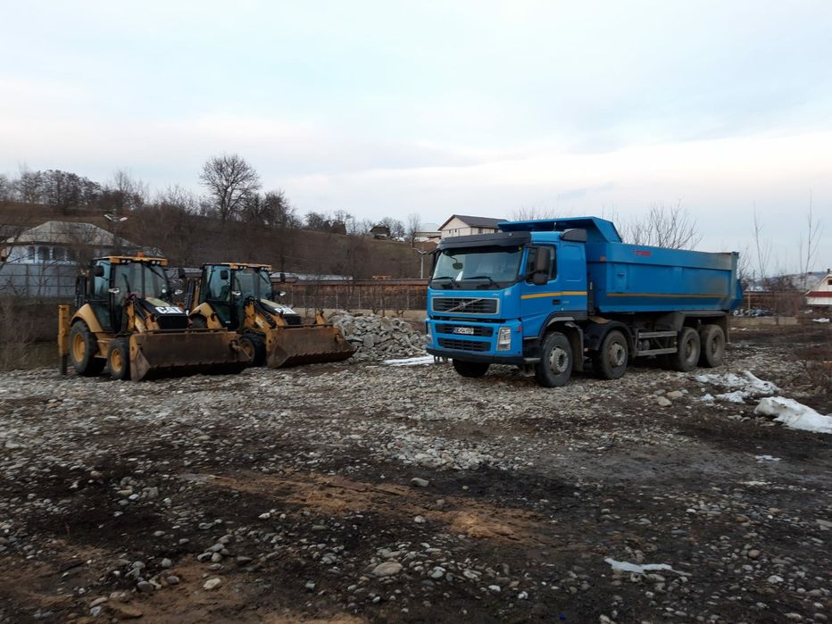 Inchiriez buldoexcavatoare si autobasculantă