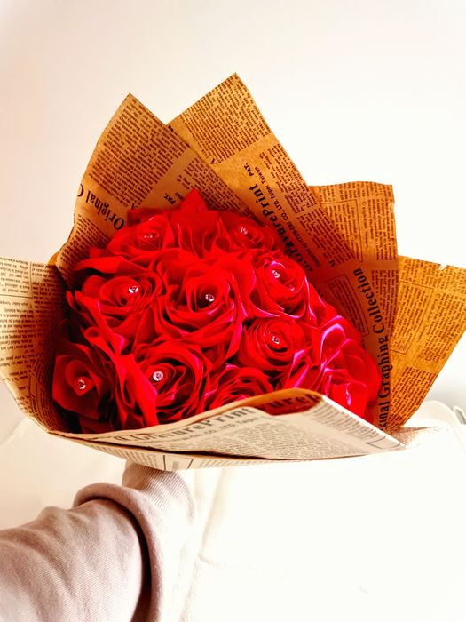 Buchet din 11 trandafiri din satin