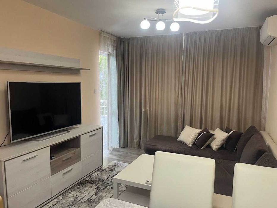 Дава се под наем Двустаен апартамент в Пловдив, Младежки Хълм - 55 кв.м за 450 € - Снимка #3