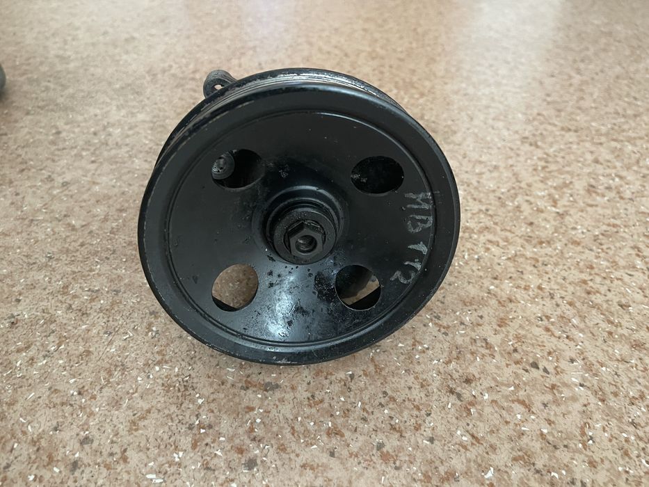 Насос гур на мотор 112