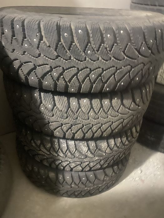 Продам шины на размер 17.  16.  15.