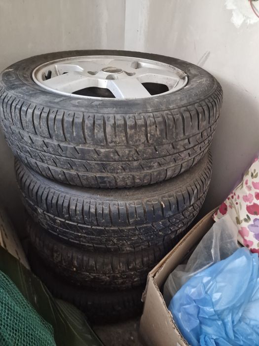 Vând 4 roți vară Chevrolet (jante + anvelope)