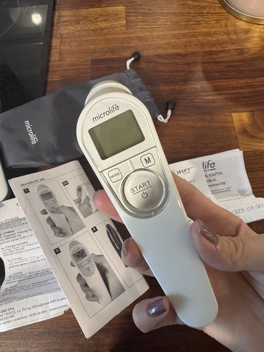 Безконтактен термометър Microlife