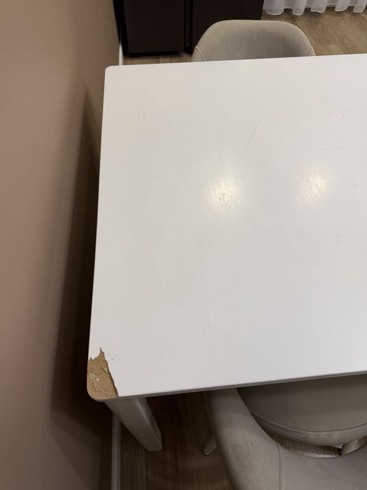 Кухонный стол и 5 стульев