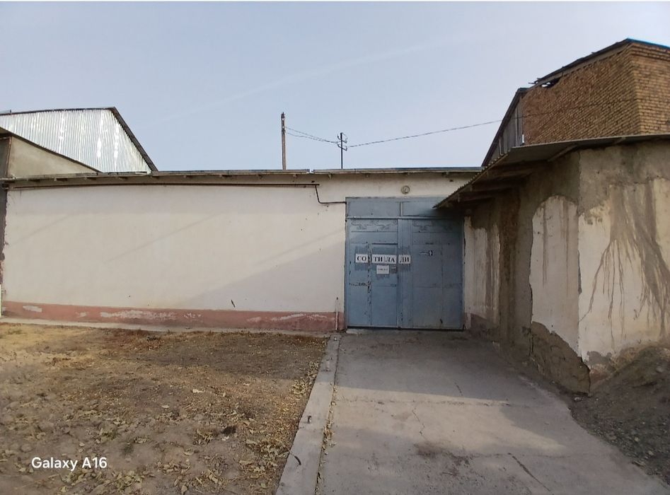 Саехатда Ховли сотилади  47.000 келишамиз шахардан квартира керак