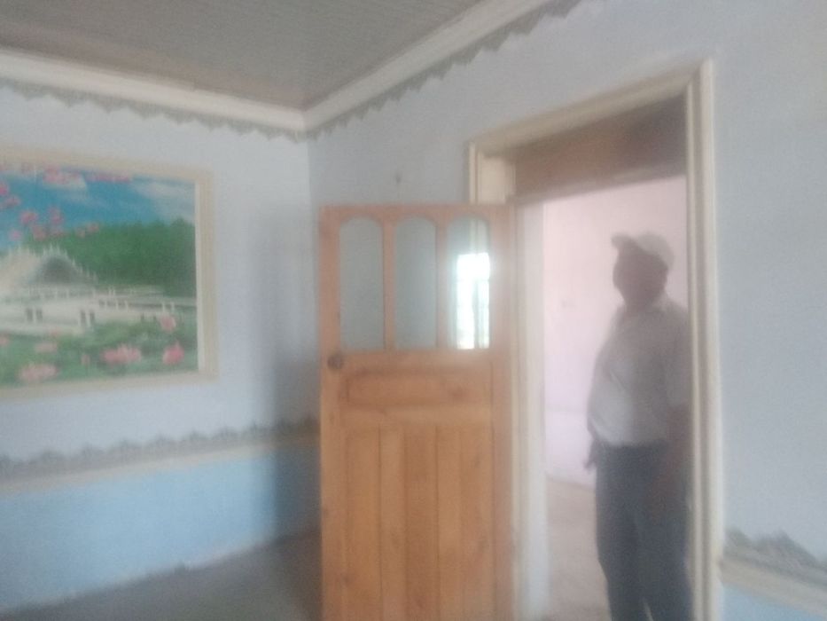 Зудлик билан ховли сотилади 5 хонали уйи мавжуд 20 сотих  ер майдон