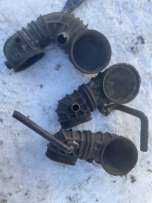 Воздушный патрубок ауди 2.3 паук