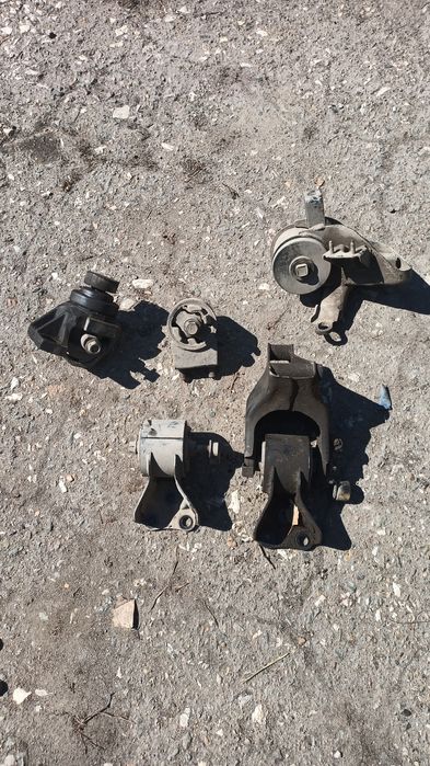 Подушки двигателя Мазда 626 Кронос