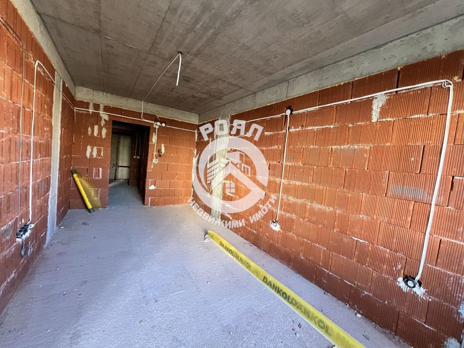 Продава се Двустаен апартамент в Пловдив, Остромила - 80 кв.м за 1050 €/кв.м - Снимка #5