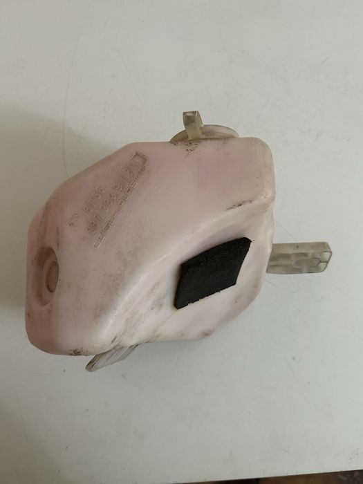 Продам бачок омывателя на бмв е36