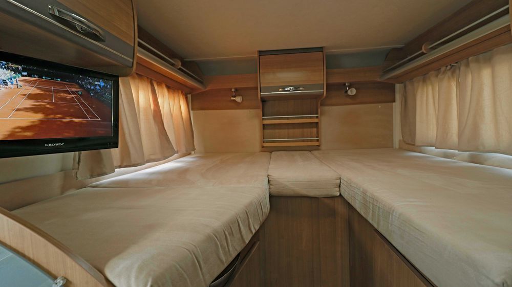 Hymer EXSIS-I Premium 50 / Интегриран Кемпер