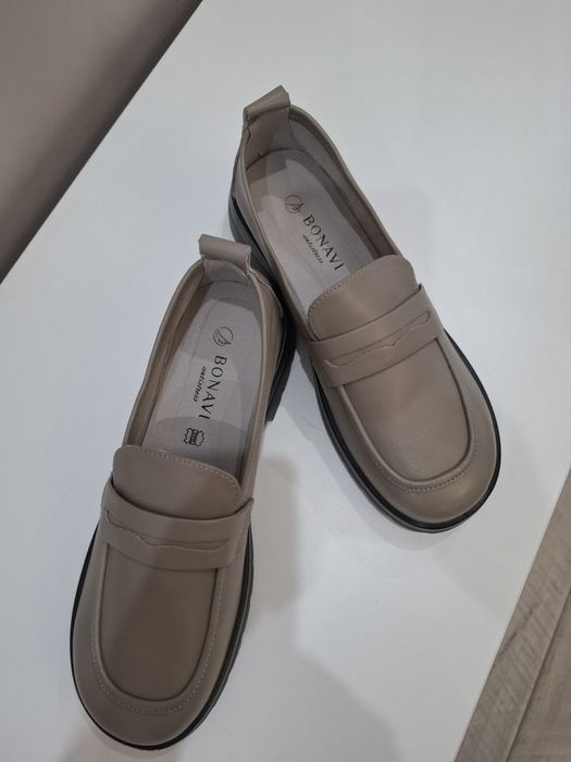 Продам обувь женскую