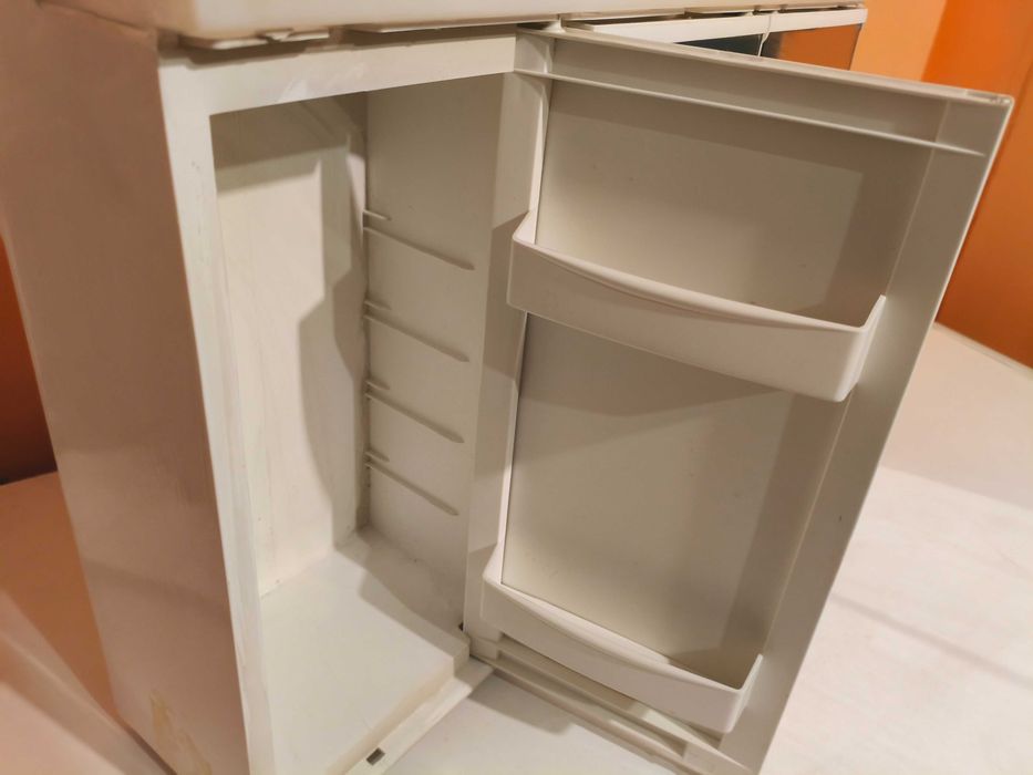 Горен шкаф за баня