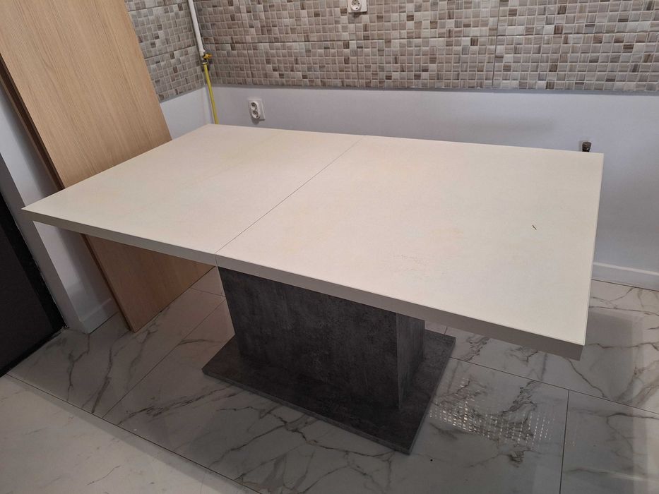 Masă de bucătărie extensibilă